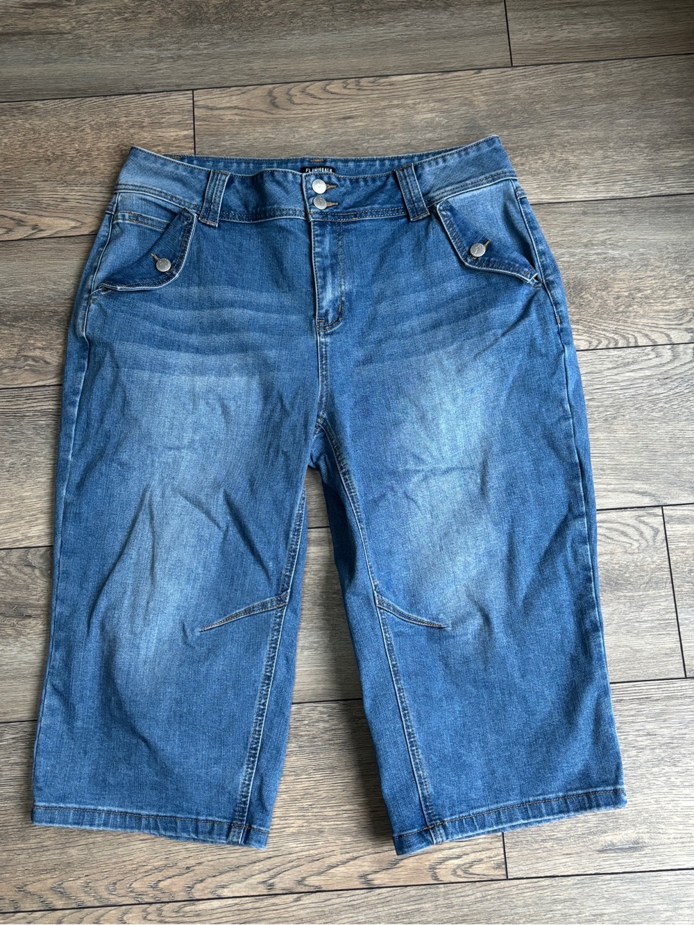 Flamingals Capri Jeans Blue Medium Wash Stretch Denim 5-Pocket Plus Sz 2XL